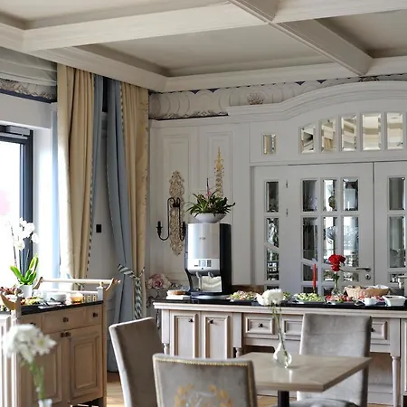 Mazurskie W Ogrodach Zlotej Lani - Klimatyczne I Widokowe Resort 3*