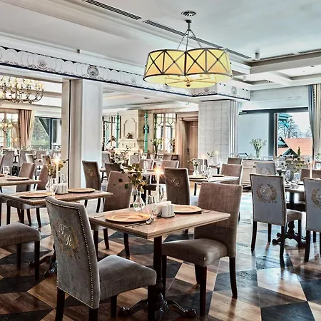 Resort Mazurskie W Ogrodach Zlotej Lani - Klimatyczne I Widokowe Wiartel