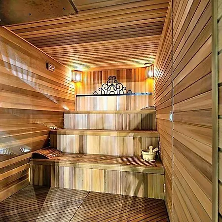 Mazurskie W Ogrodach Zlotej Lani - Klimatyczne I Widokowe Resort Wiartel