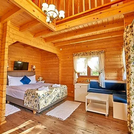 Resort Mazurskie W Ogrodach Zlotej Lani - Klimatyczne I Widokowe 3*